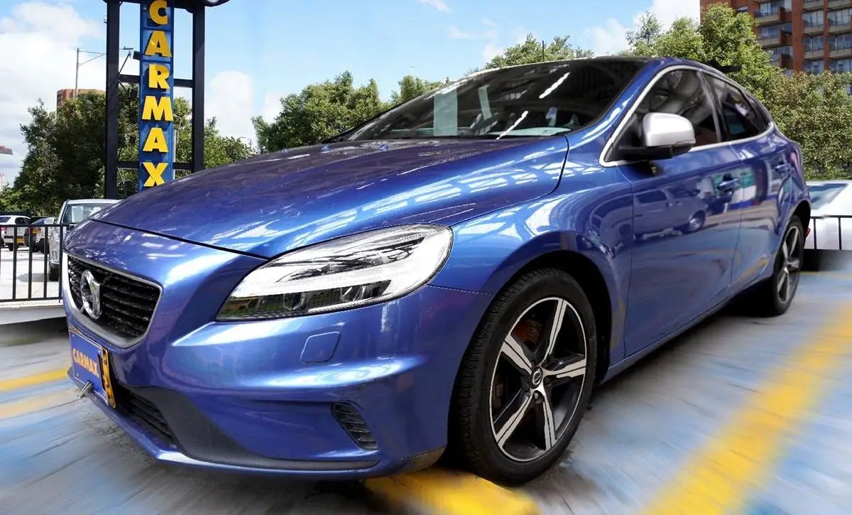 VOLVO V40