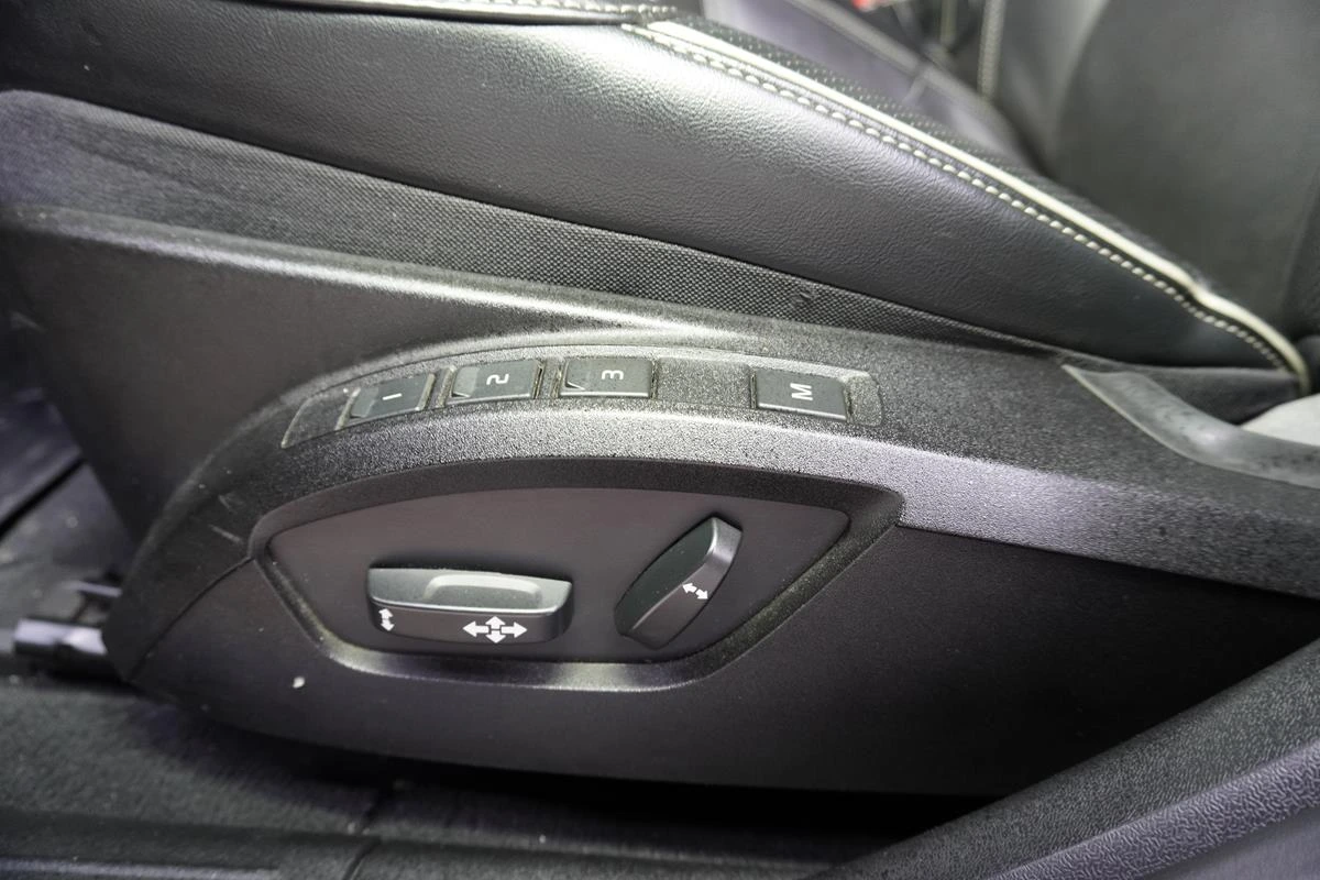 VOLVO V40 2019