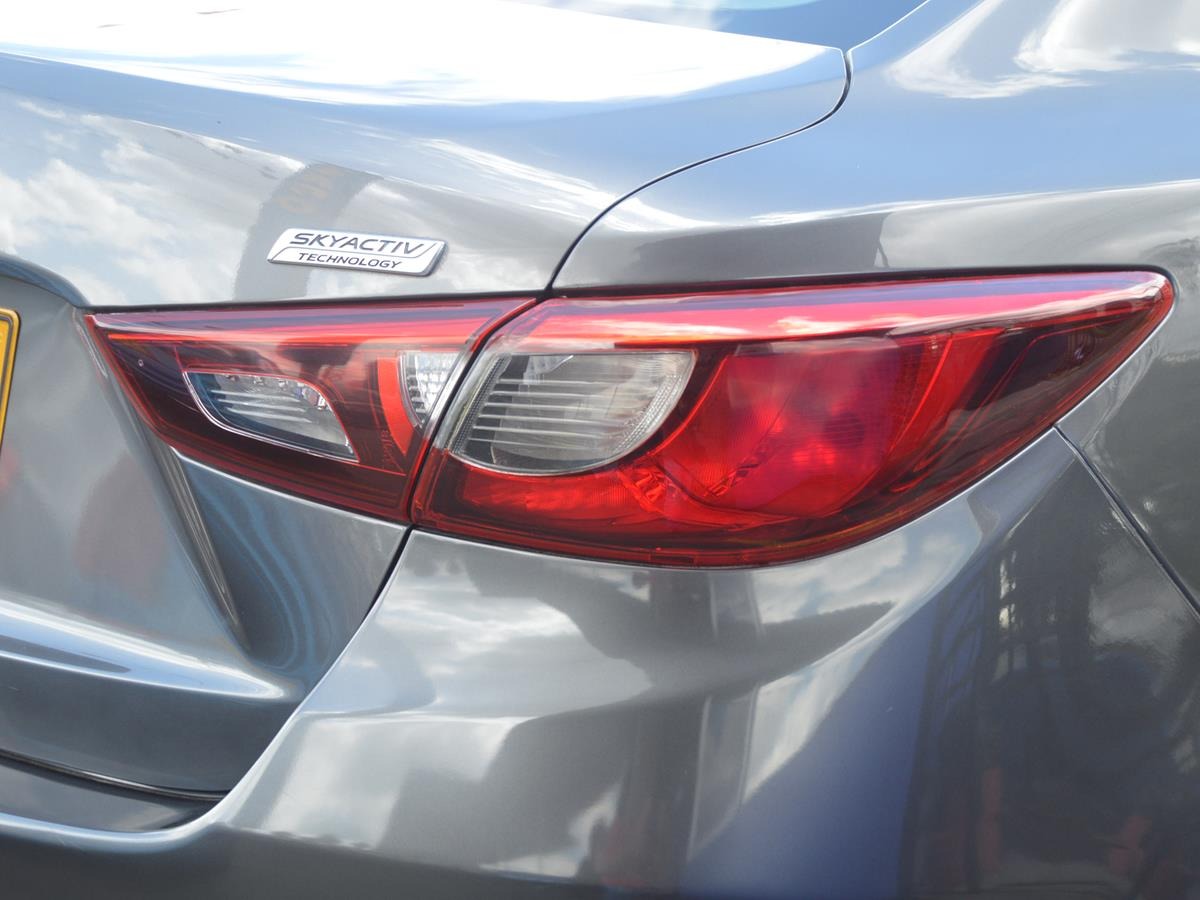 MAZDA 2 SEDAN 2020