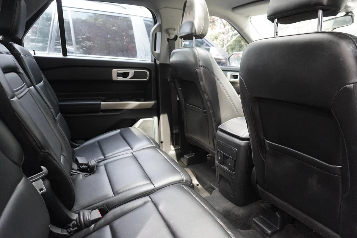 FORD EXPLORER XLT 2023