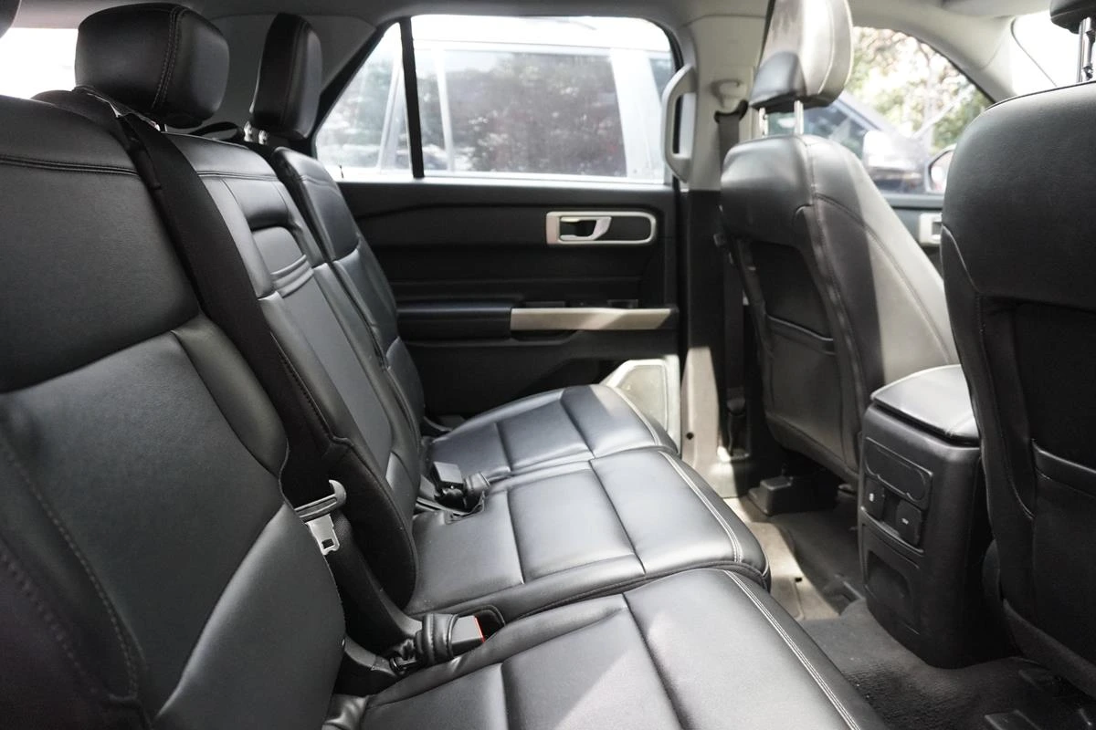 FORD EXPLORER XLT 2023