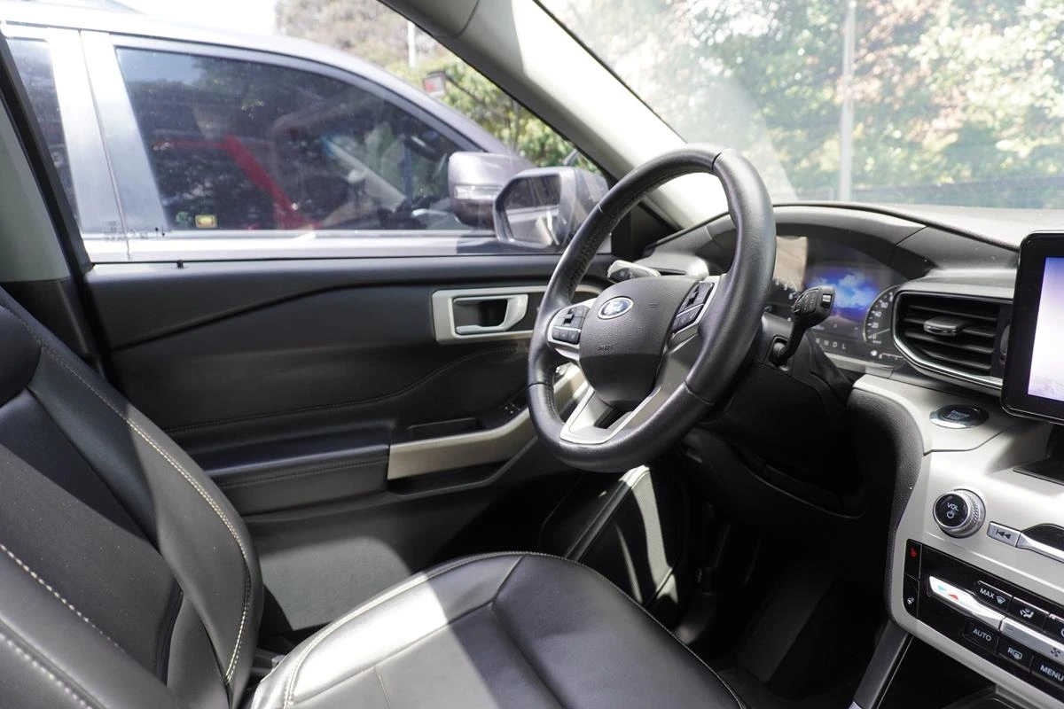 FORD EXPLORER XLT 2023