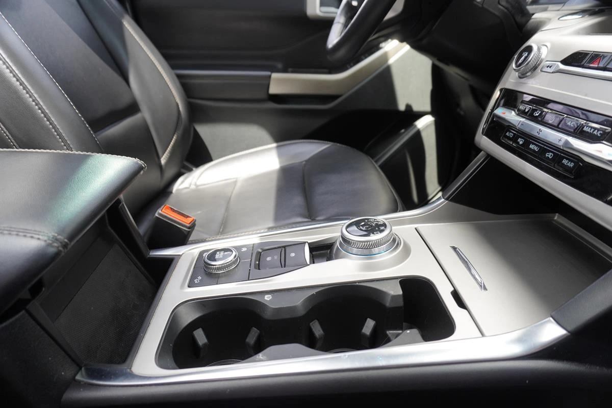 FORD EXPLORER XLT 2023