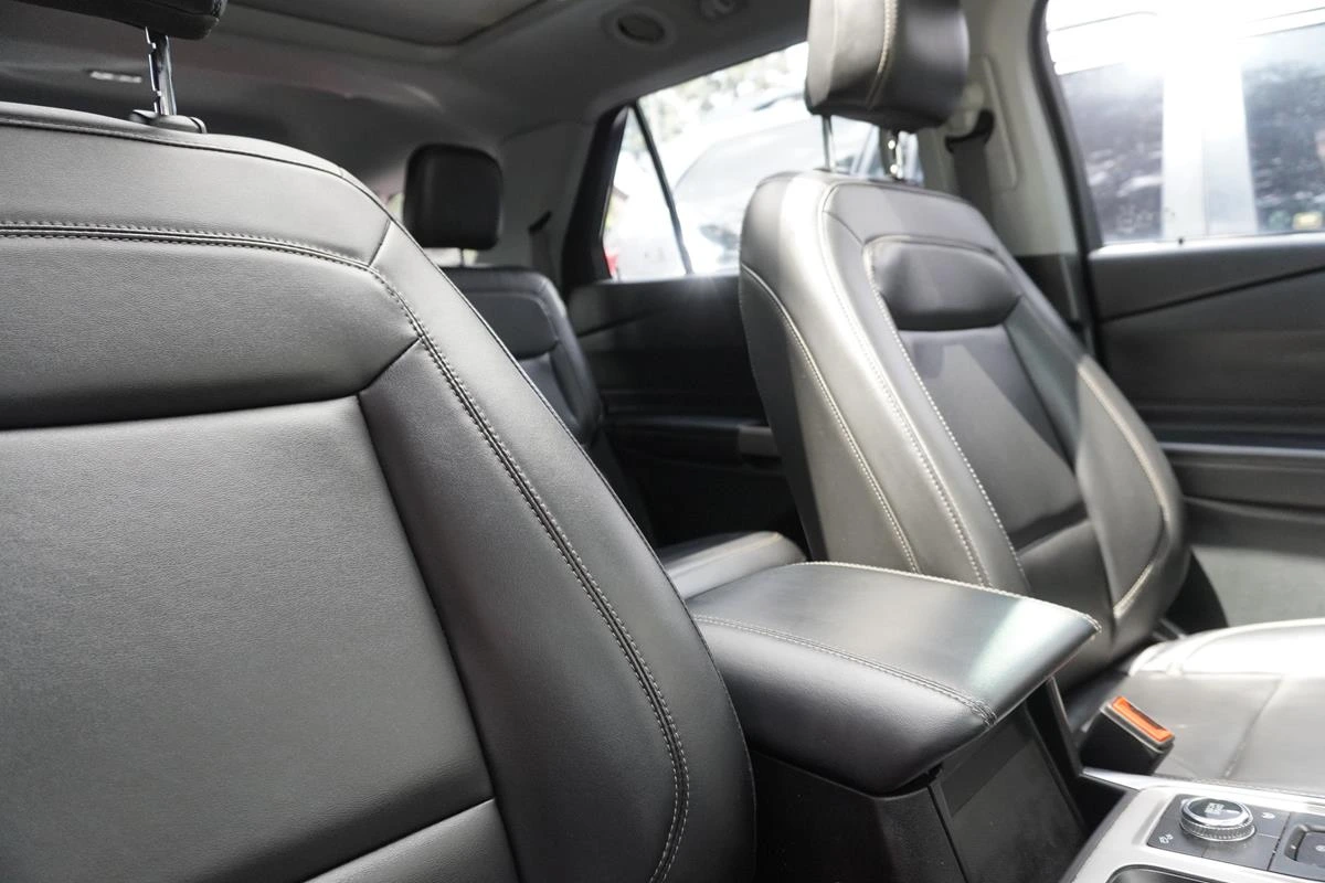 FORD EXPLORER XLT 2023