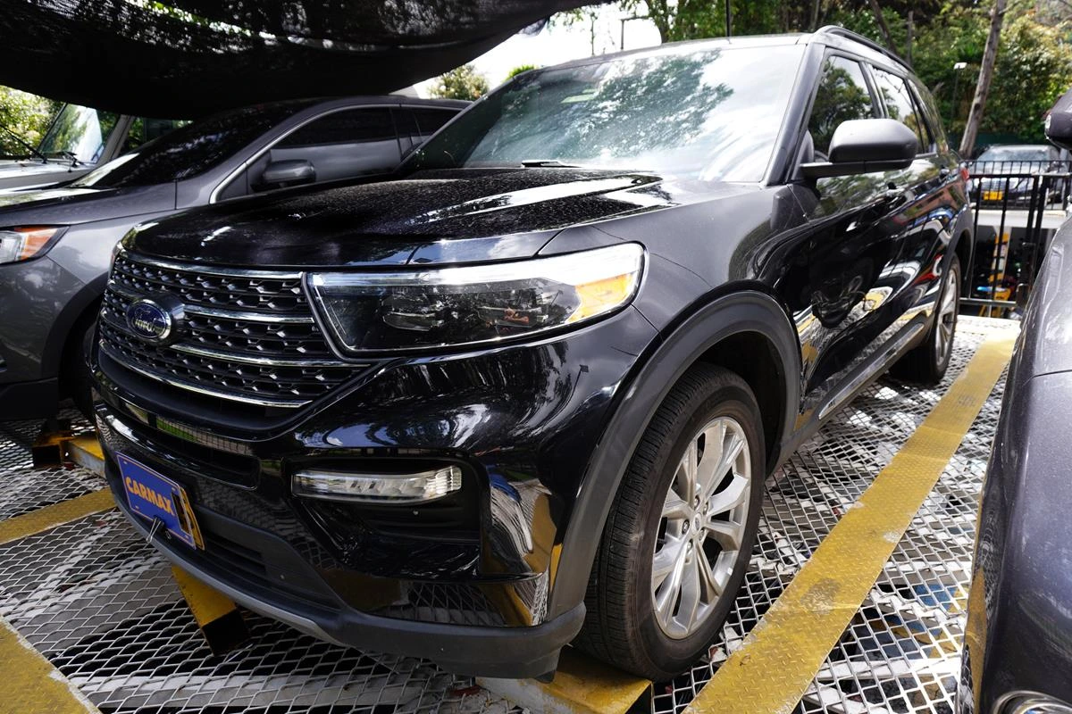 FORD EXPLORER XLT 2023