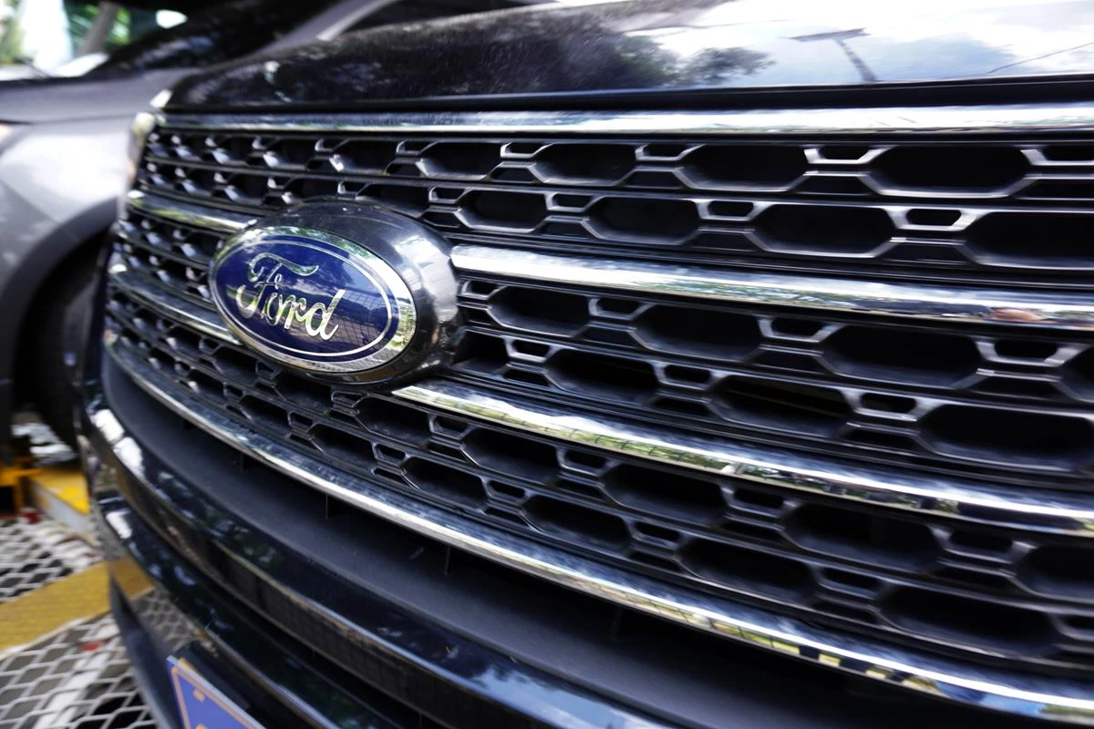 FORD EXPLORER XLT 2023