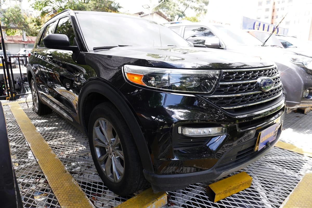 FORD EXPLORER XLT 2023