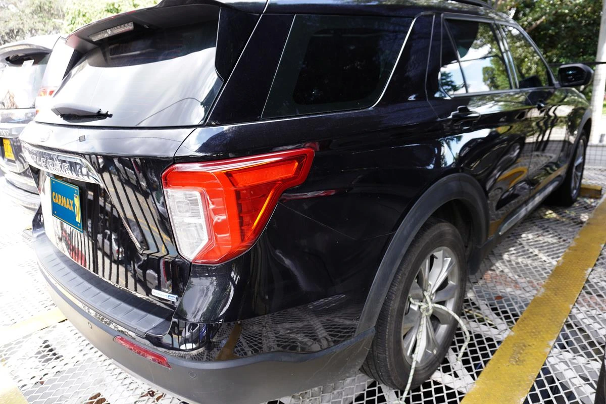 FORD EXPLORER XLT 2023