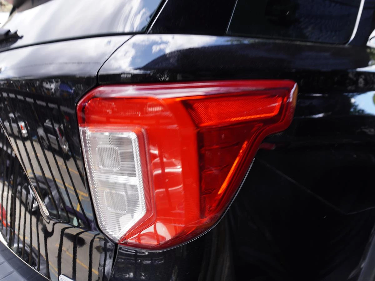FORD EXPLORER XLT 2023