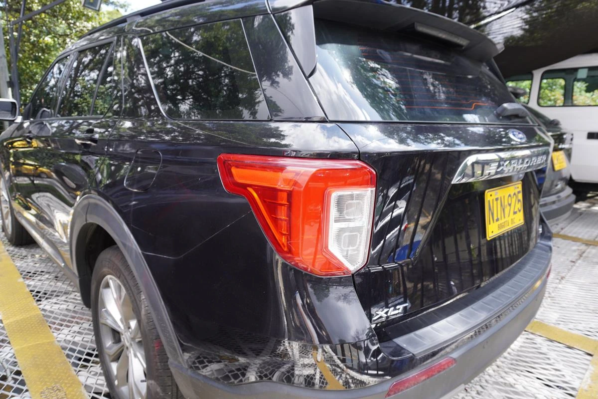 FORD EXPLORER XLT 2023