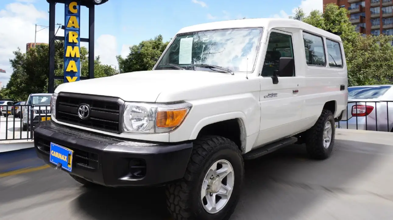 TOYOTA LAND CRUISER