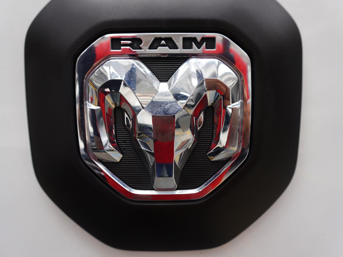 RAM V700 2025