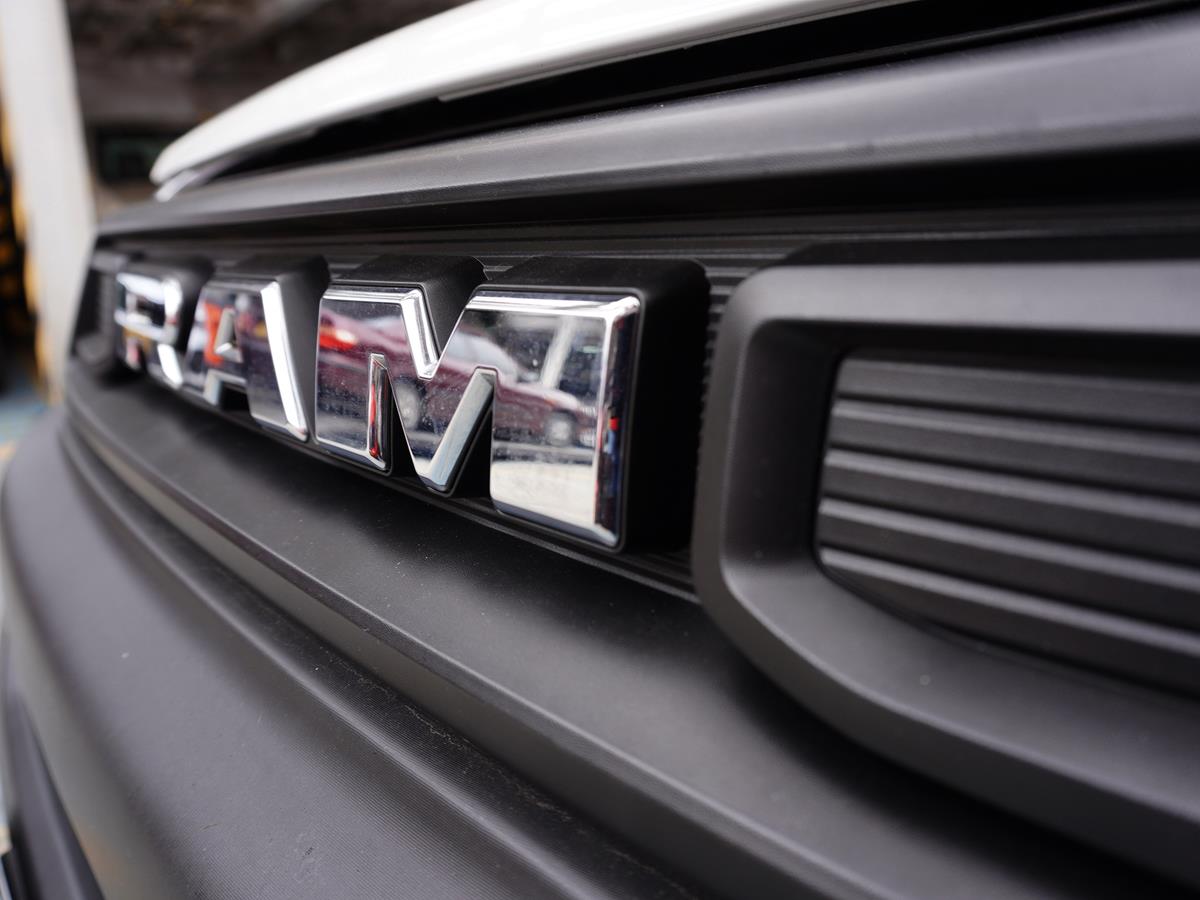 RAM V700 2025