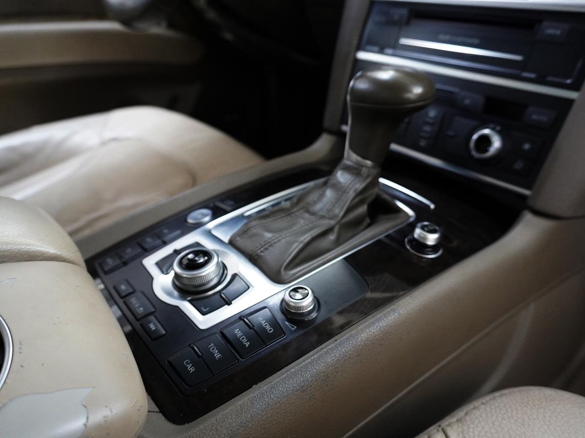 AUDI Q7 2012