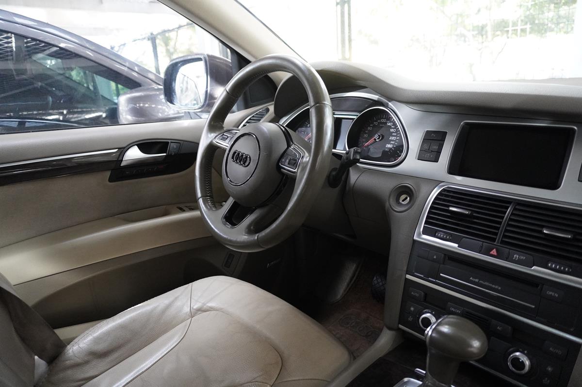 AUDI Q7 2012
