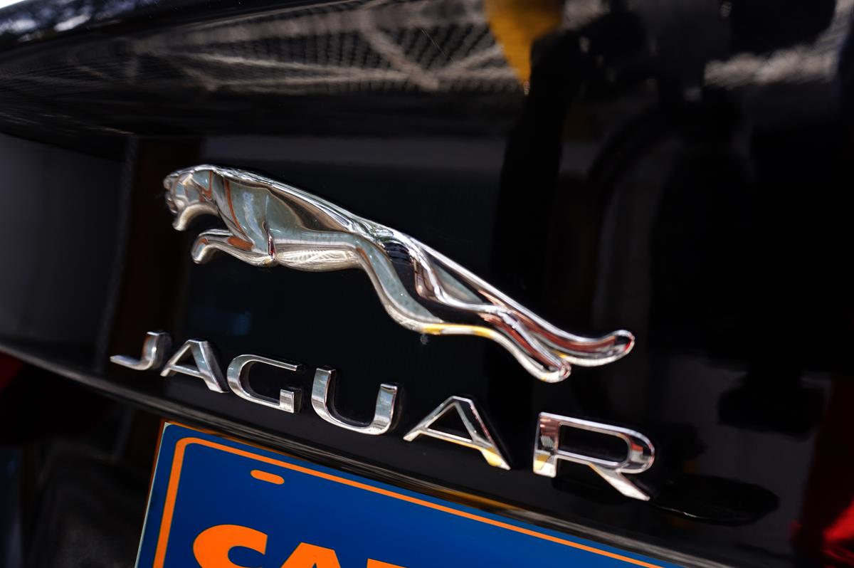 JAGUAR XE 2.0 L PRESTIGE 2017