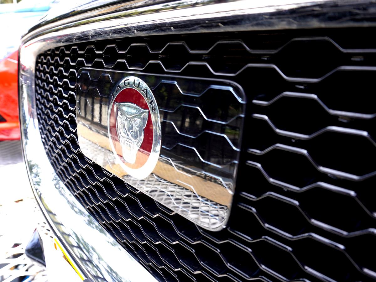 JAGUAR XE 2.0 L PRESTIGE 2017