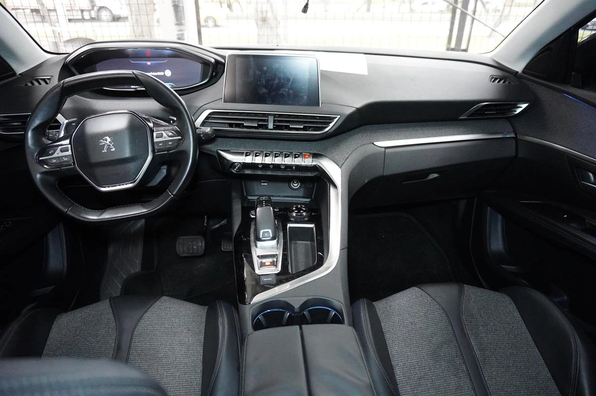 PEUGEOT 5008 2019