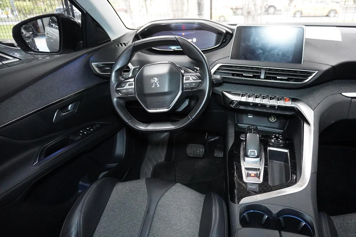 PEUGEOT 5008 2019