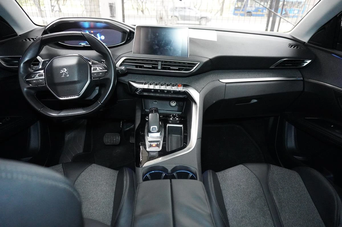 PEUGEOT 5008 2019