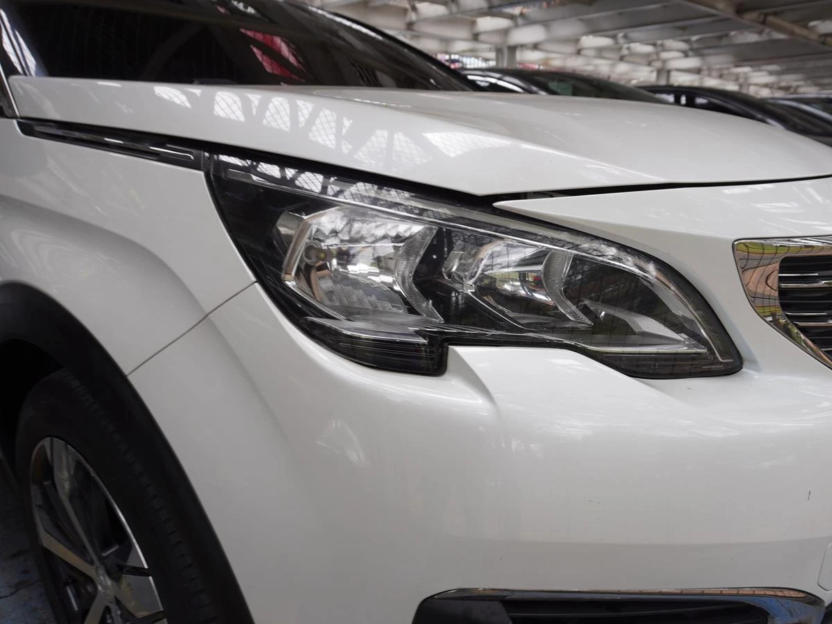 PEUGEOT 5008 2019