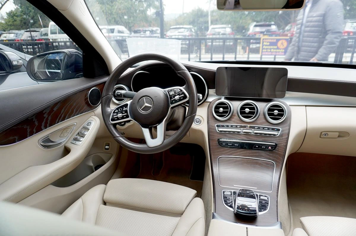 MERCEDES-BENZ C 200 2020