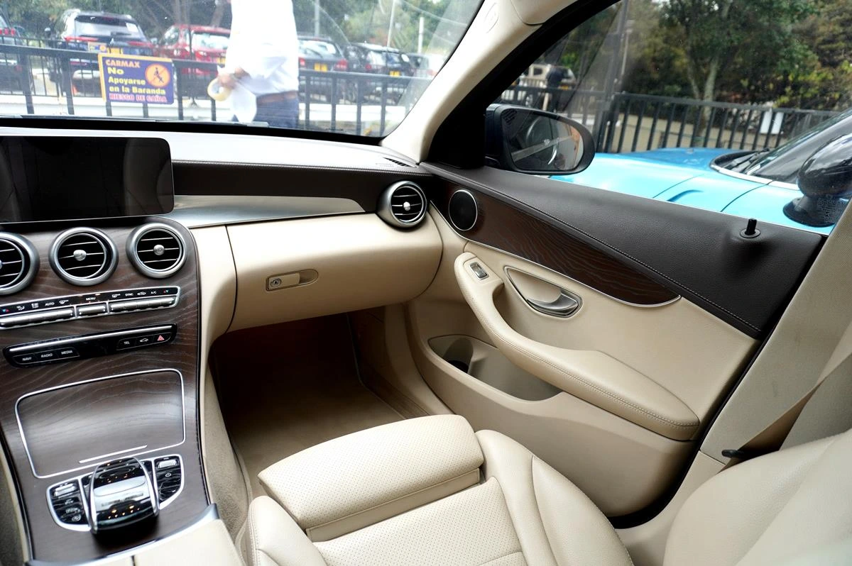 MERCEDES-BENZ C 200 2020