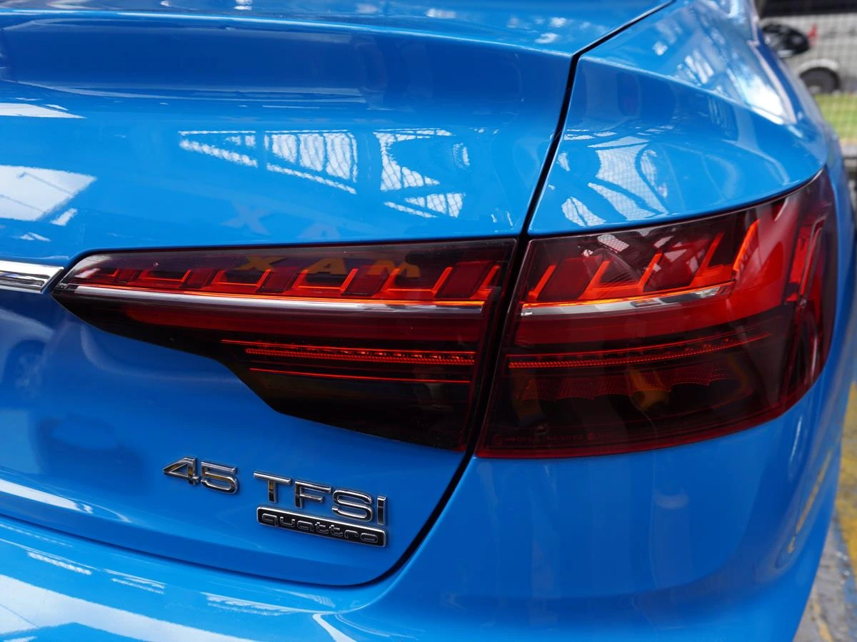 AUDI A4 2022
