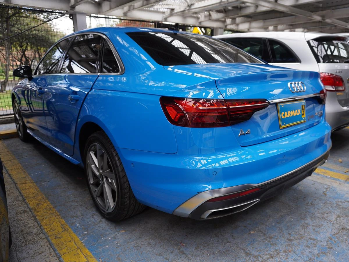 AUDI A4 2022