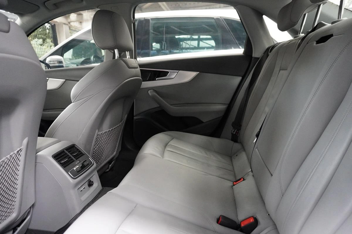 AUDI A4 2022