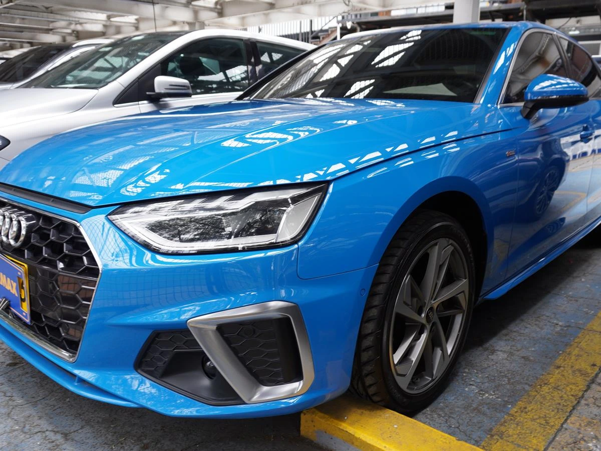 AUDI A4 2022