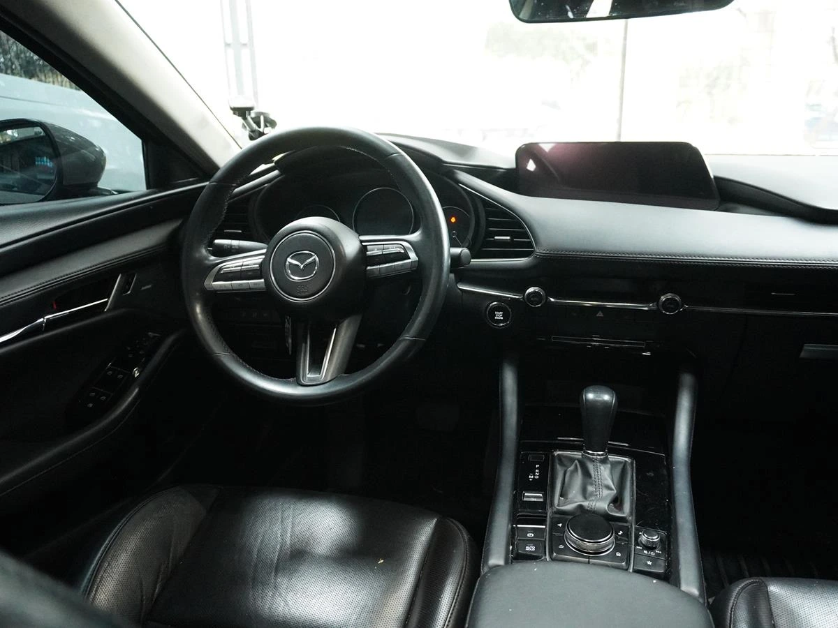 MAZDA 3 GRAND TOURING MHEV 2023