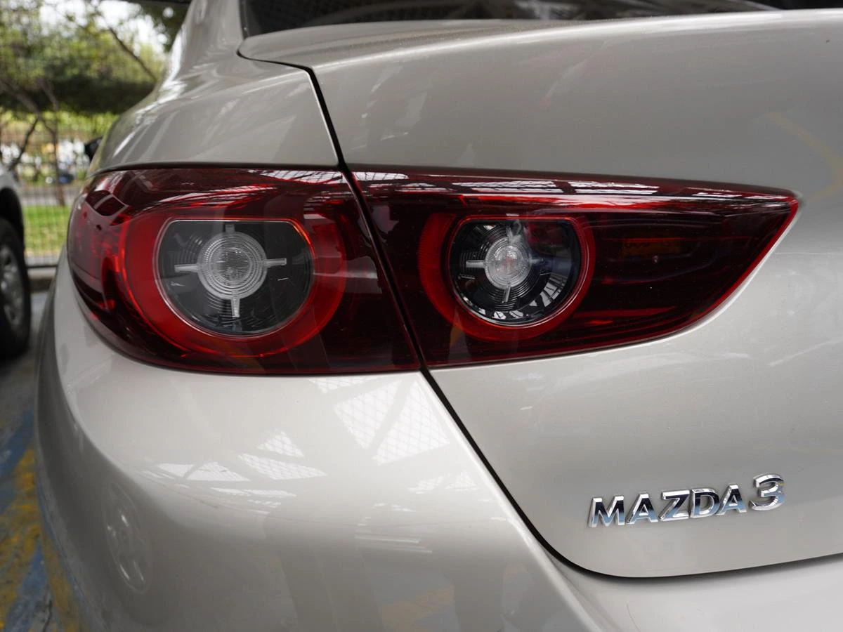 MAZDA 3 GRAND TOURING MHEV 2023