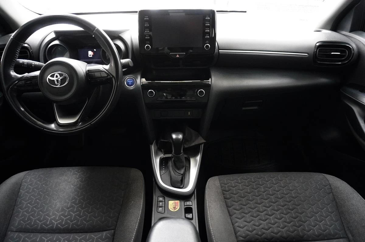 TOYOTA YARIS CROSS 2023