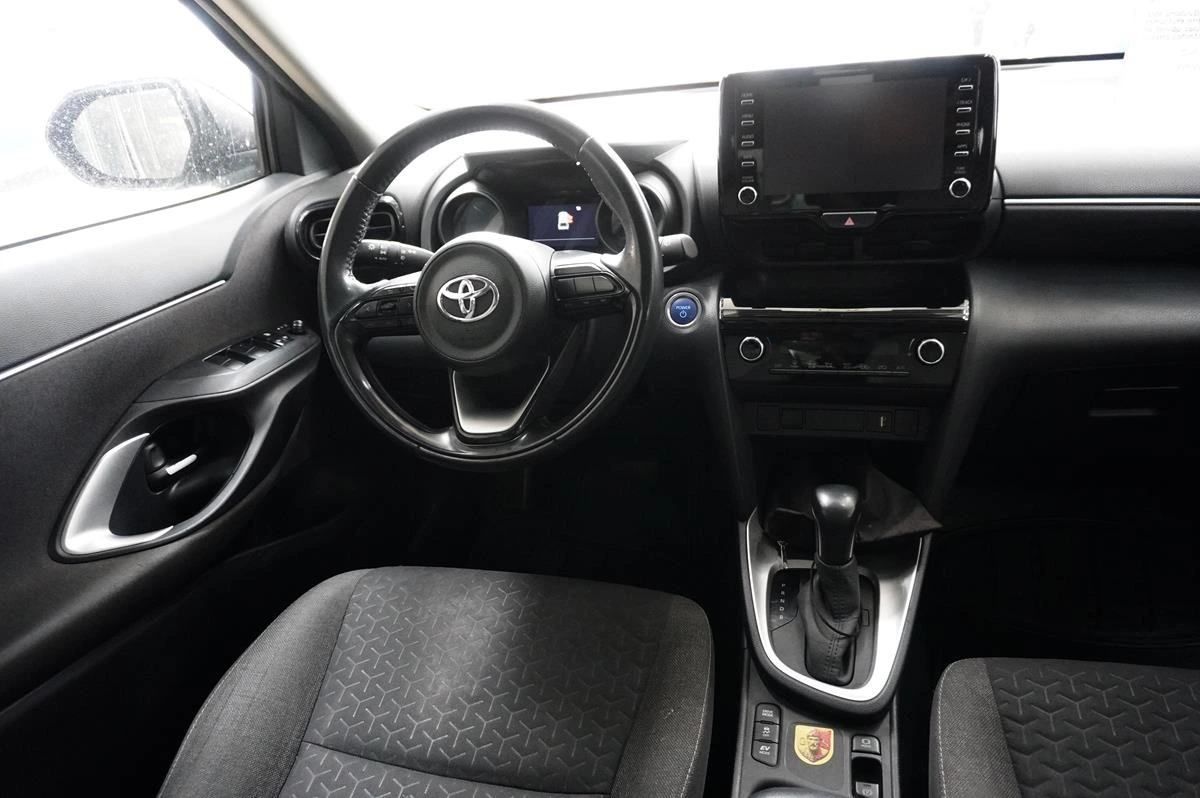 TOYOTA YARIS CROSS 2023