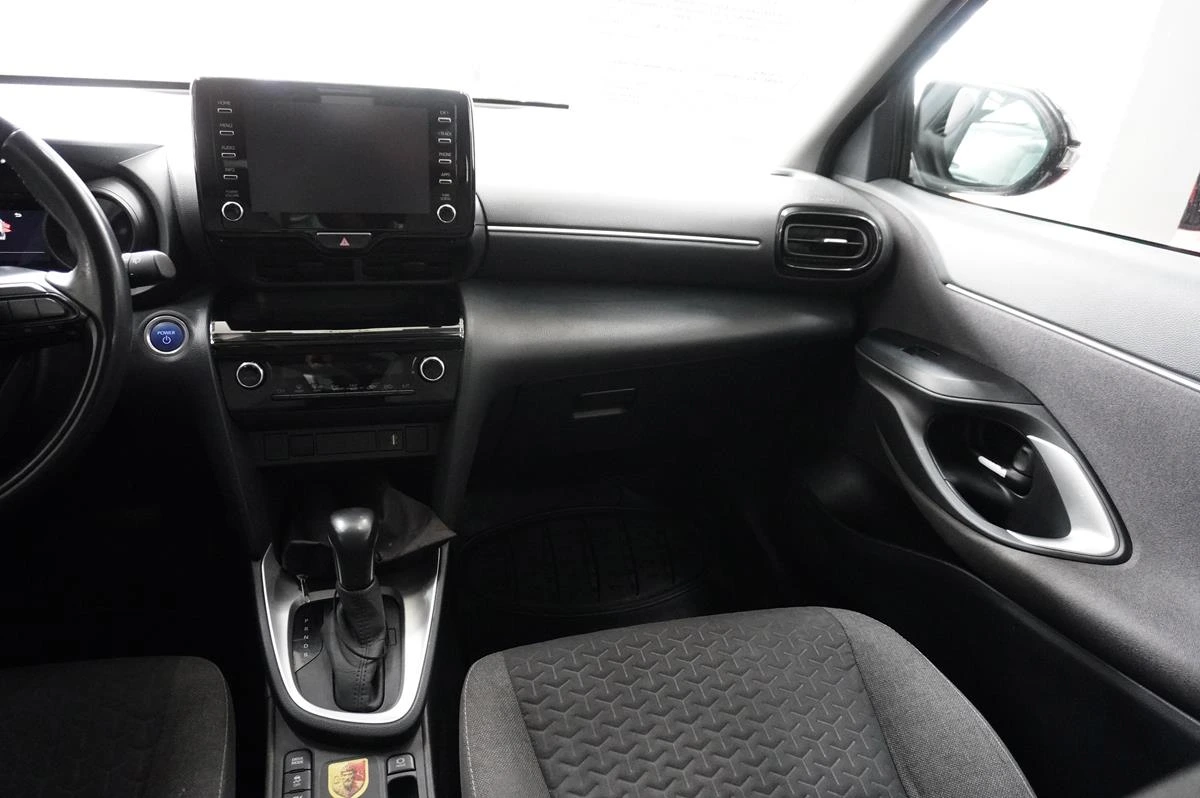 TOYOTA YARIS CROSS 2023