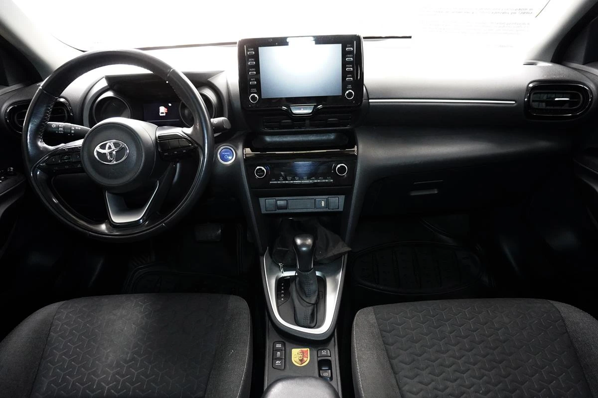 TOYOTA YARIS CROSS 2023