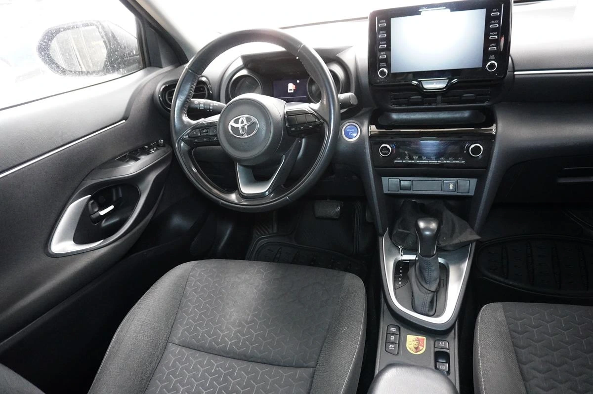 TOYOTA YARIS CROSS 2023