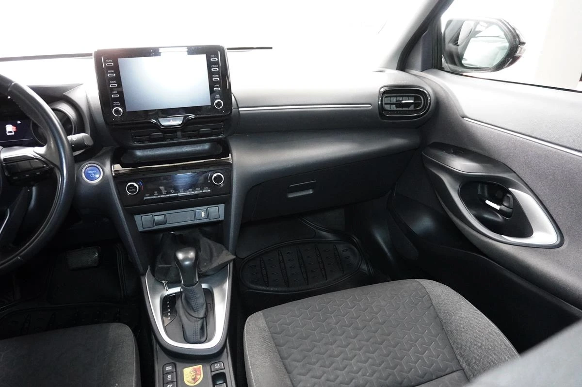 TOYOTA YARIS CROSS 2023