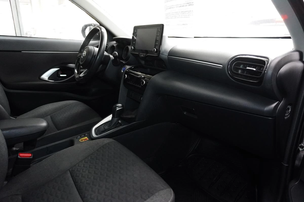 TOYOTA YARIS CROSS 2023