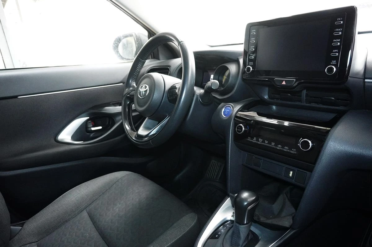 TOYOTA YARIS CROSS 2023