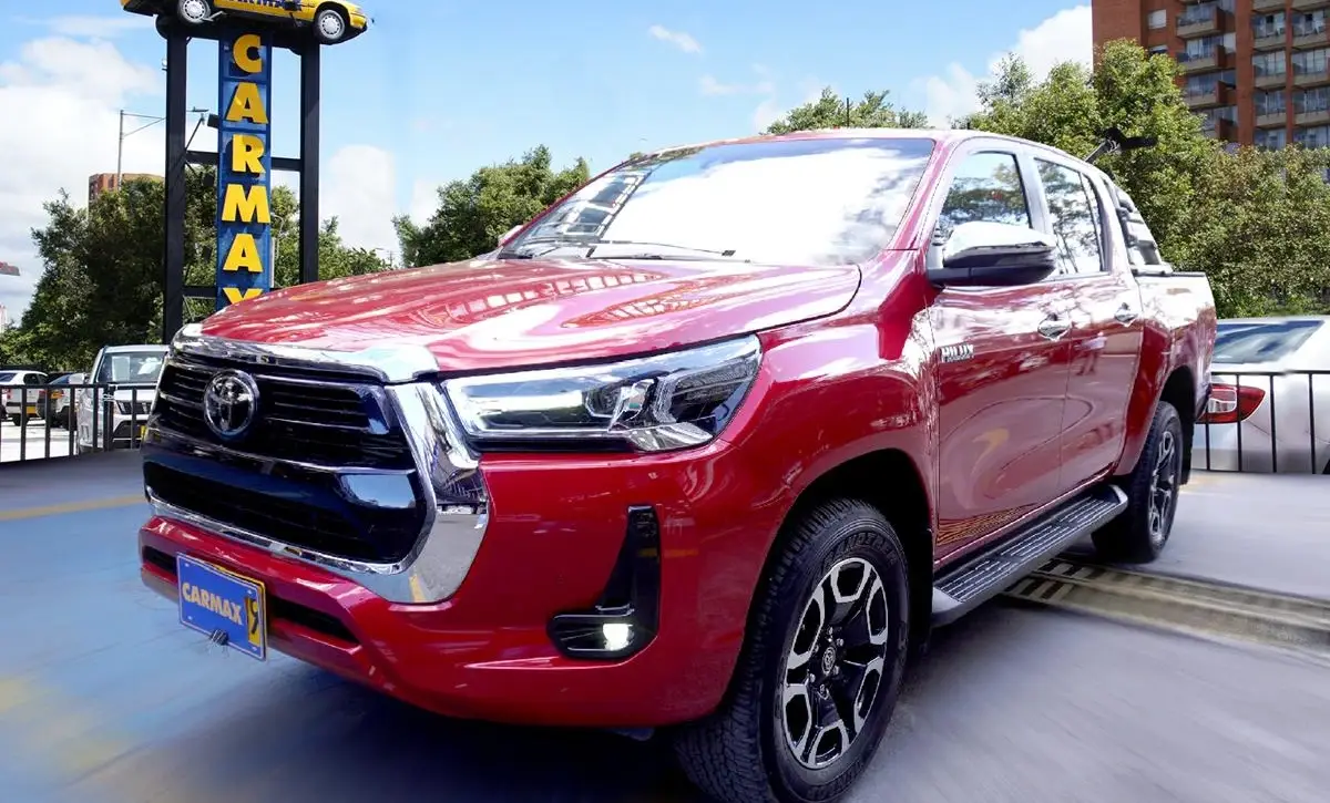 TOYOTA HILUX