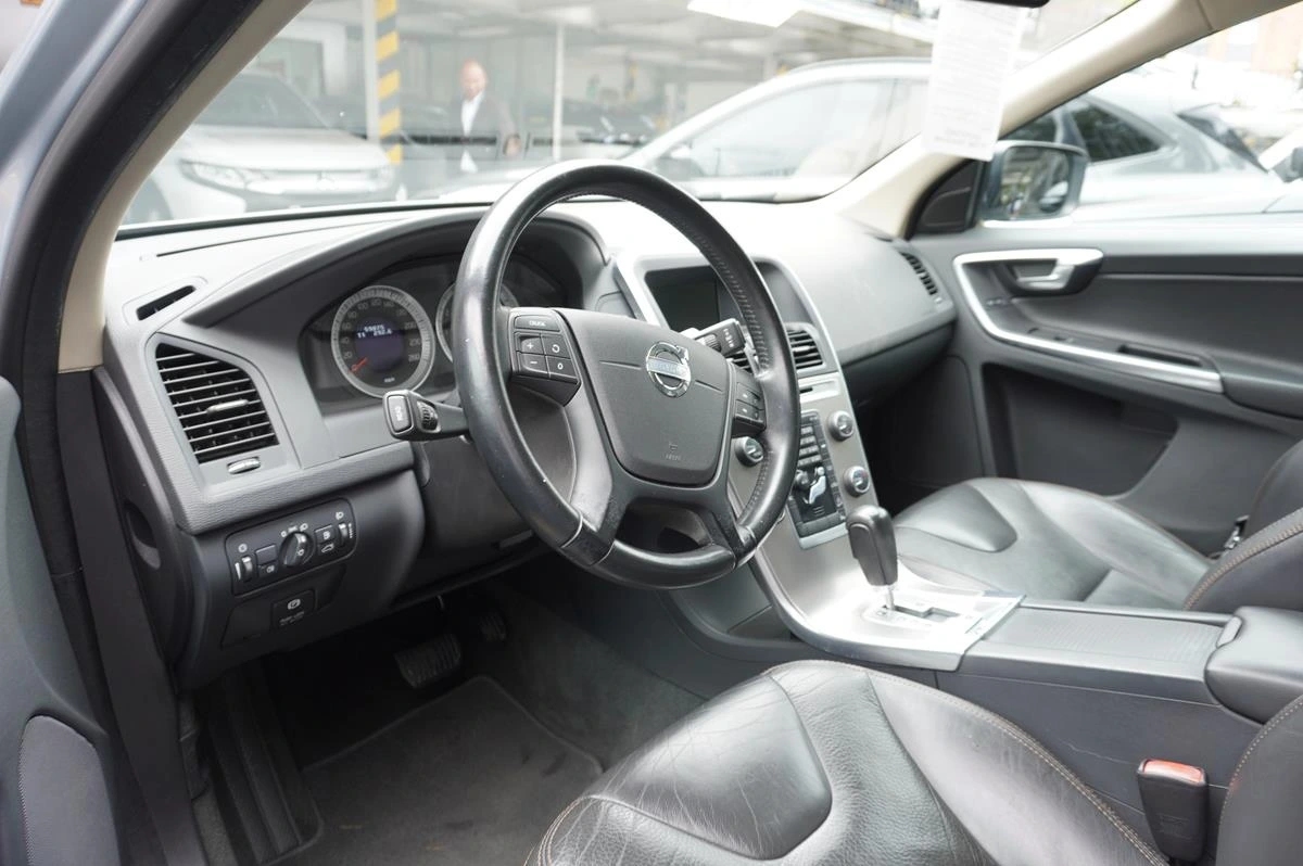 VOLVO XC60 2012
