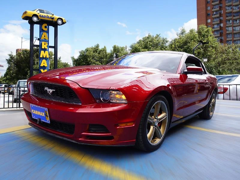 FORD MUSTANG V6 CONVERTIBLE