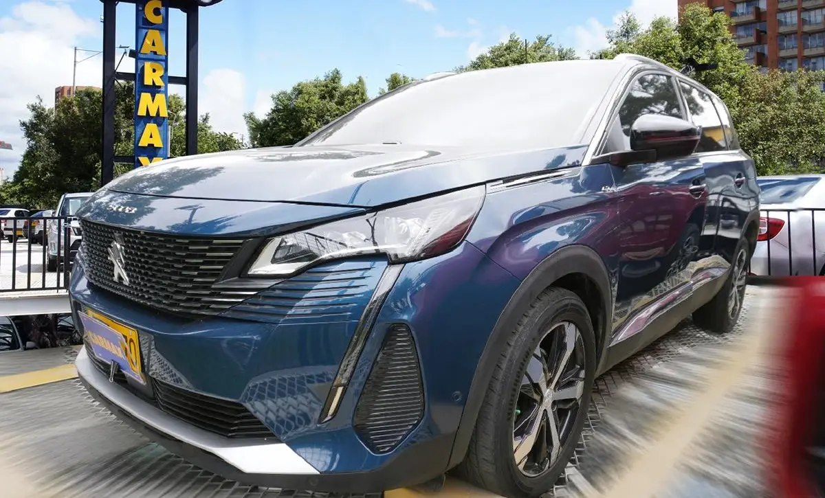 PEUGEOT 5008 GT LINE