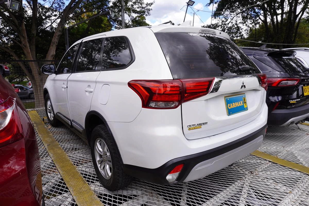 MITSUBISHI OUTLANDER KAITEKI 2400CC 4X4 2022