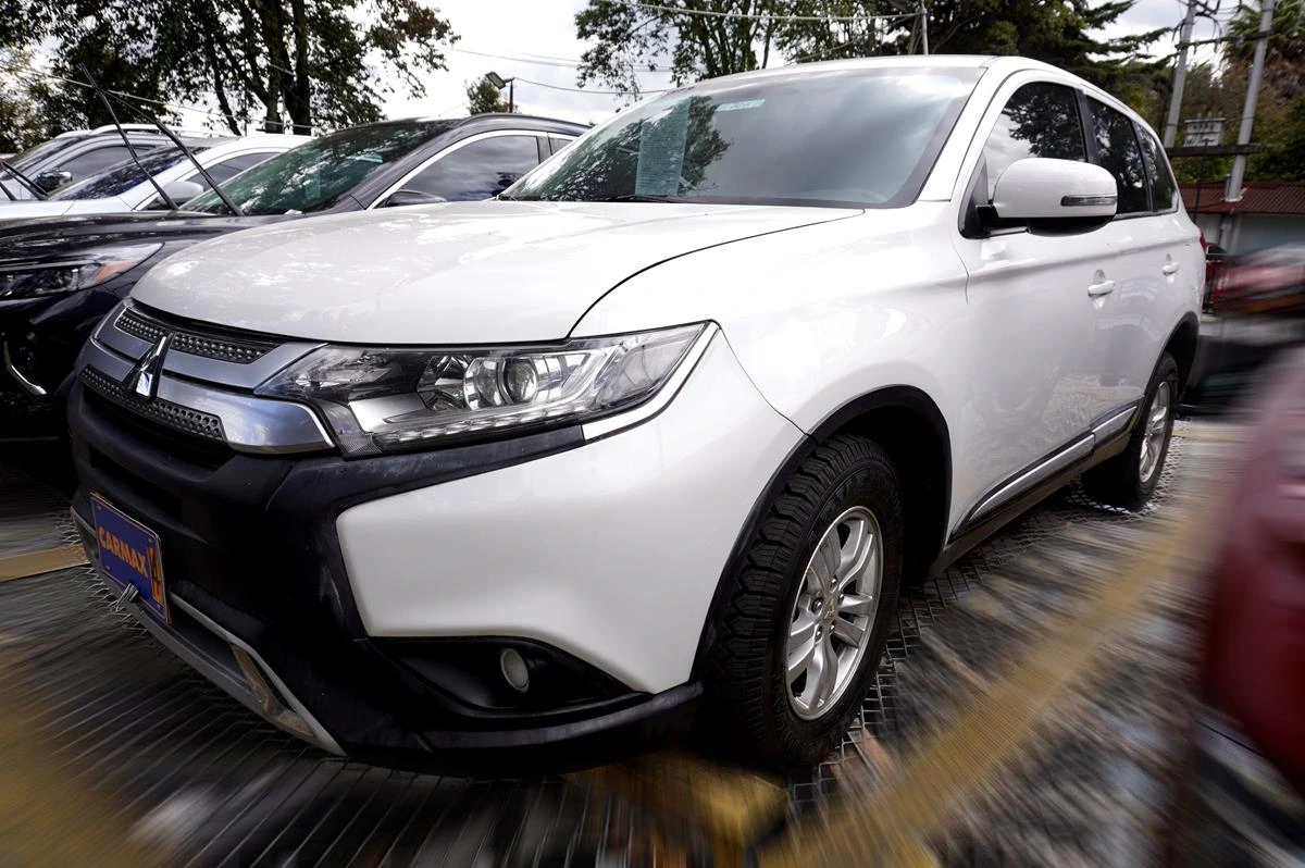 MITSUBISHI OUTLANDER KAITEKI 2400CC 4X4 2022