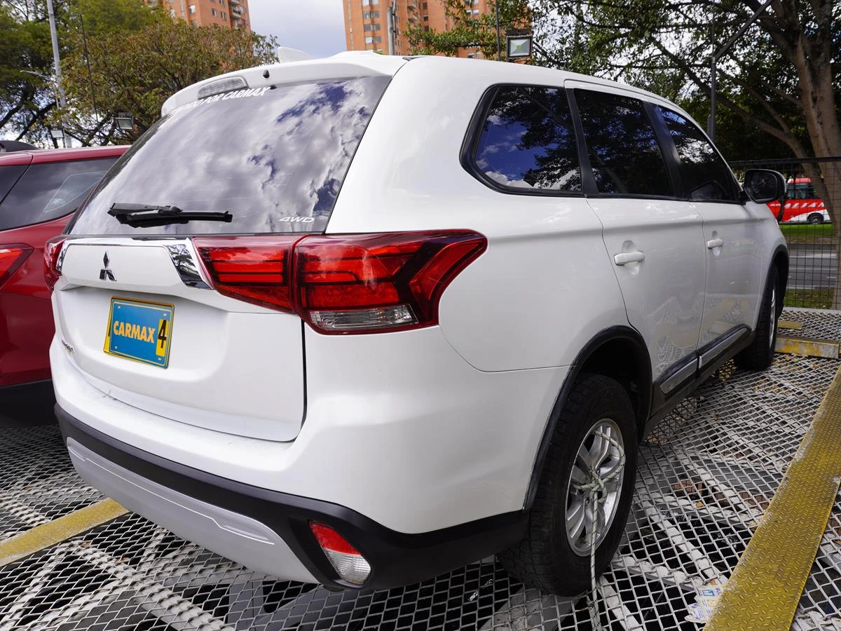 MITSUBISHI OUTLANDER KAITEKI 2400CC 4X4 2022