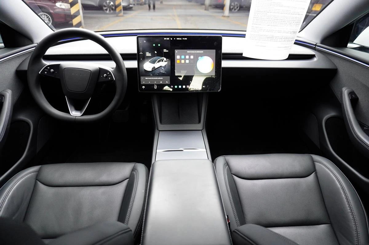 TESLA MODEL 3 2026