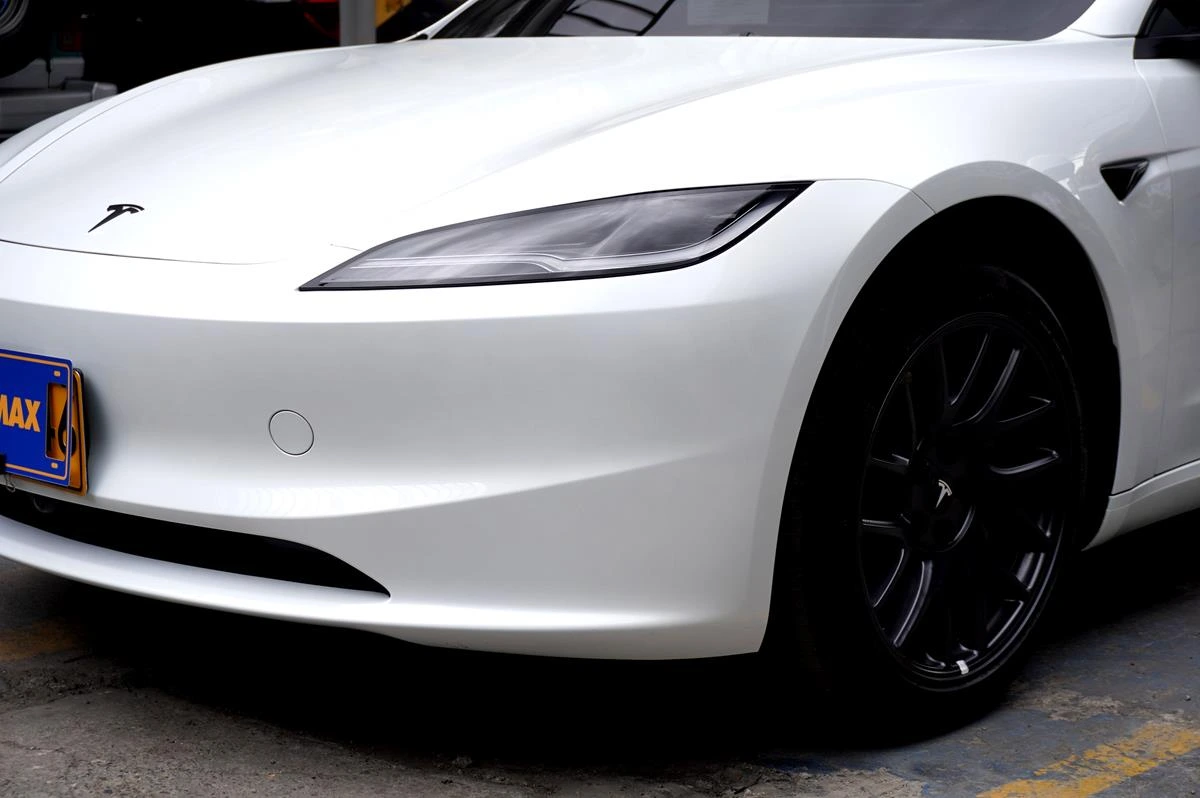 TESLA MODEL 3 2026